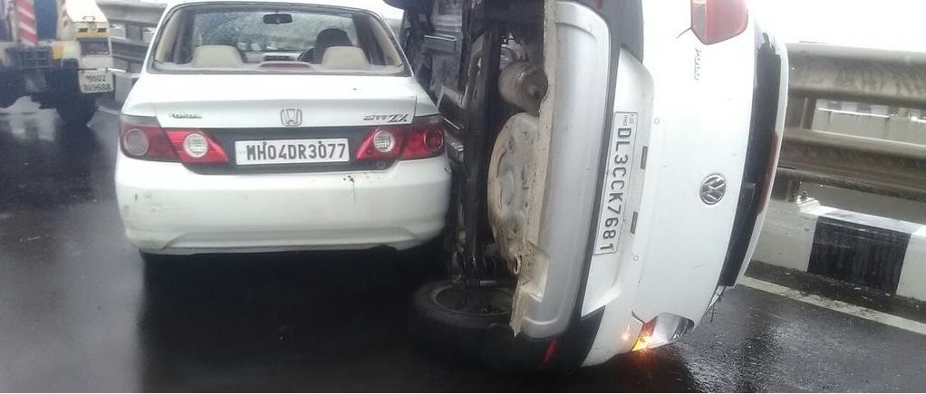Strong winds lead to an accident on Bandra-Worli sealink, one injured
