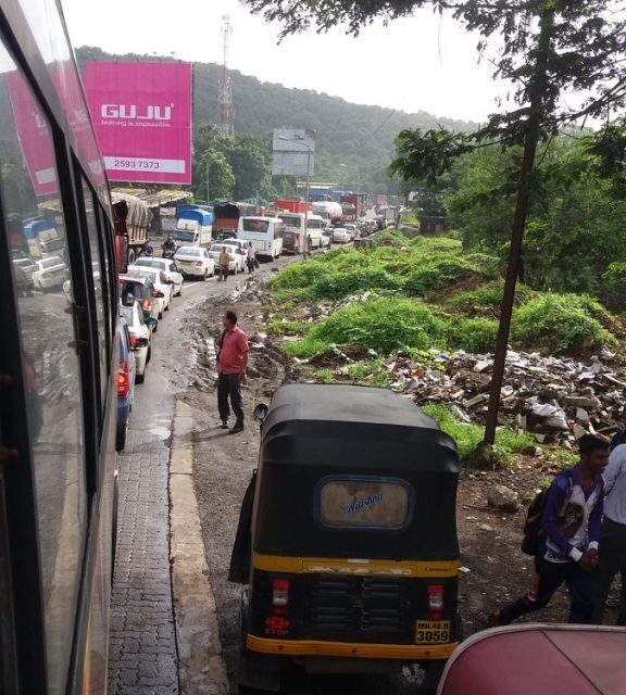 Trailer accident on Ghodbunder Road brings traffic to a standstill during peak hours