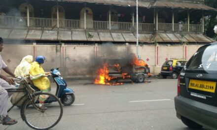 Video: Van catches fire ahead of J.J flyover, traffic affected