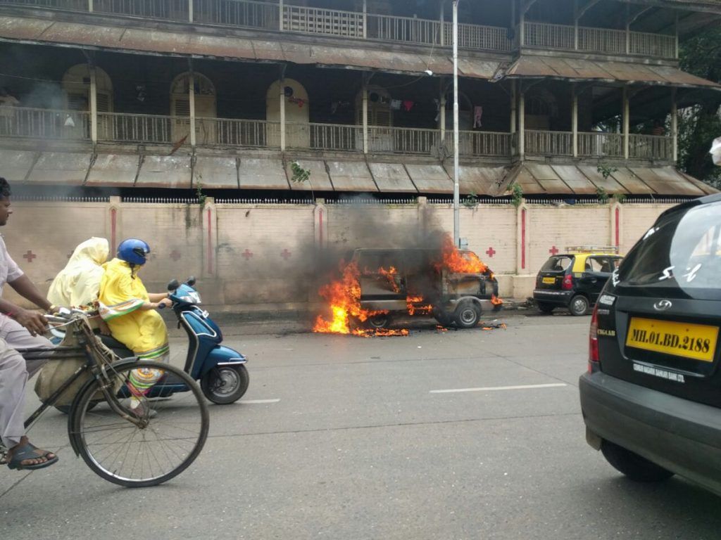 Van catches fire ahead of J.J flyover, traffic affected 1