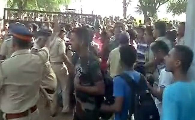 4 people injured in stampede during Navy's recruitment drive in Malad