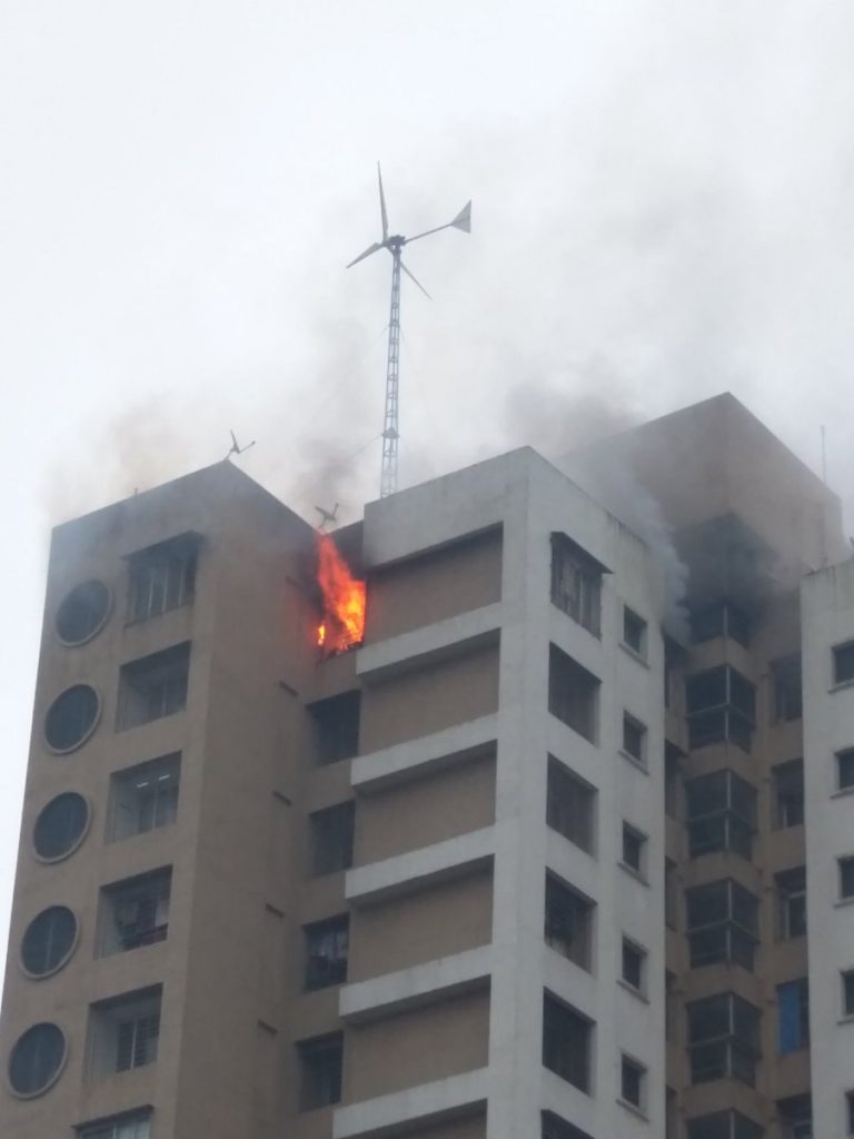 Fire breaks out at Rushi Heights in Malad, fire engines on spot