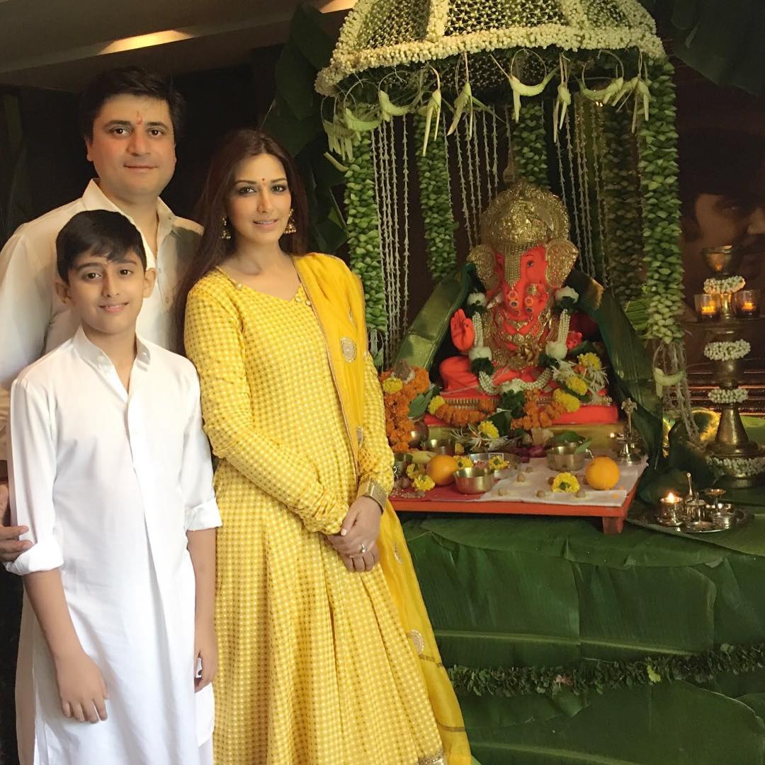 In Pictures: Bollywood celebs welcome lord Ganesh 9