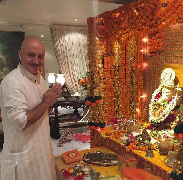 In Pictures: Bollywood celebs welcome lord Ganesh 10