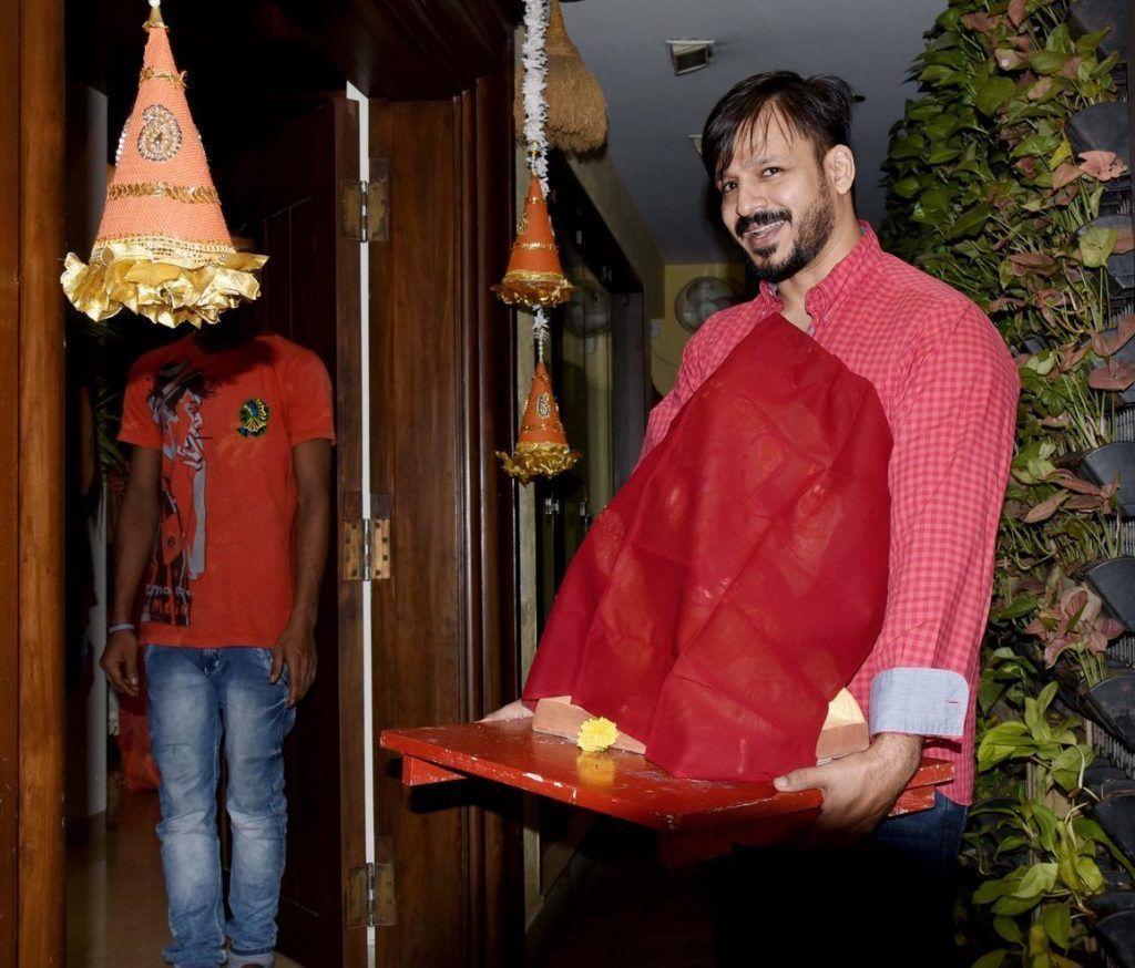 In Pictures: Bollywood celebs welcome lord Ganesh 2