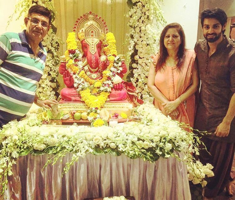 In Pictures: Bollywood celebs welcome lord Ganesh 4