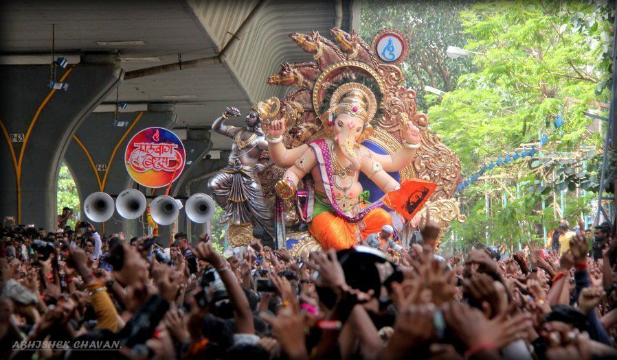 In Pictures: Mumbai bids adieu to lord Ganesh in 2016 1
