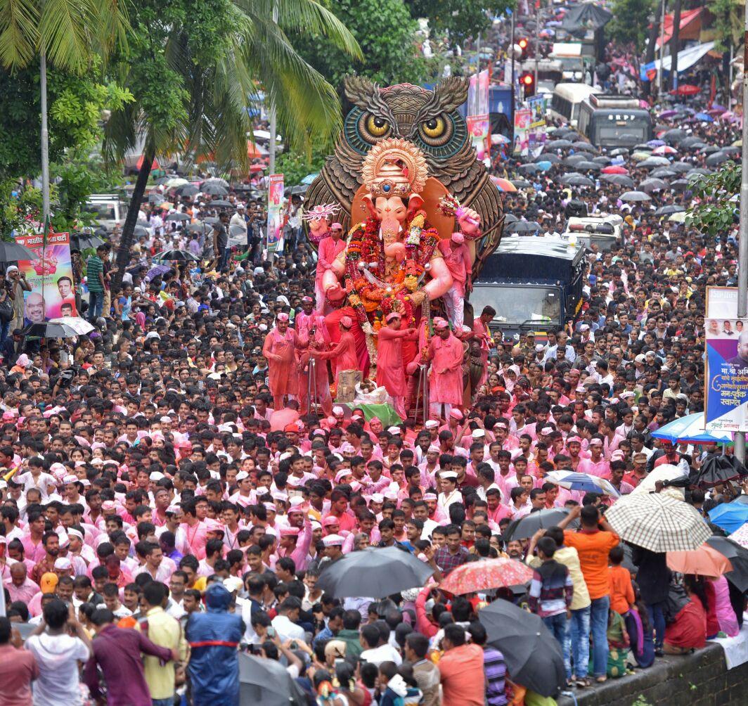 In Pictures: Mumbai bids adieu to lord Ganesh in 2016