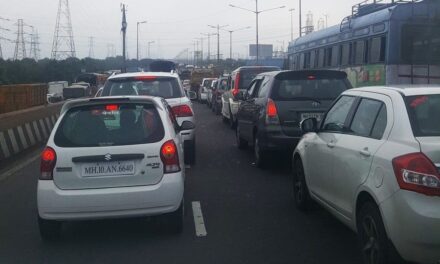 Major accident on Vashi bridge brings traffic to standstill, reports of 3-5 km long queues