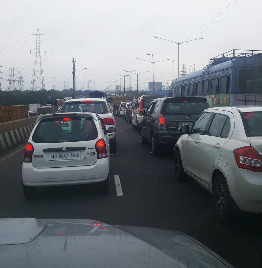 Major accident on Vashi bridge brings traffic to standstill, reports of 3-5 km long queues