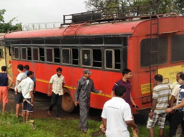 Speeding ST bus rams into tanker on Mumbai-Goa highway, 12 injured