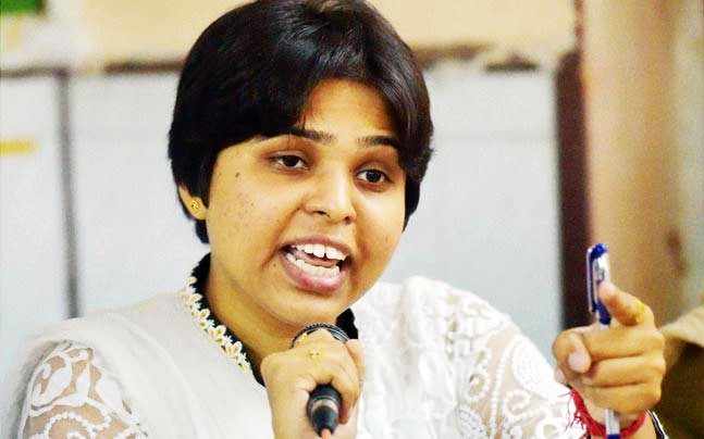 Will participate if makers use female voice for Bigg Boss: Trupti Desai on show’s offer