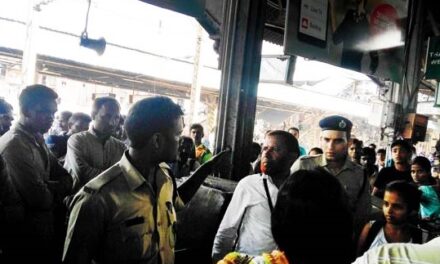Bandra RPF offers to beat pervert who showed porn to teens, asks girls not to file complaint