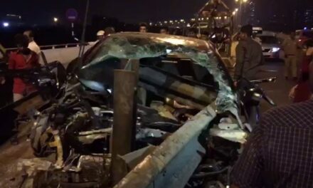 Speeding vehicle rams into divider on Eastern Freeway, driver & passenger seriously injured