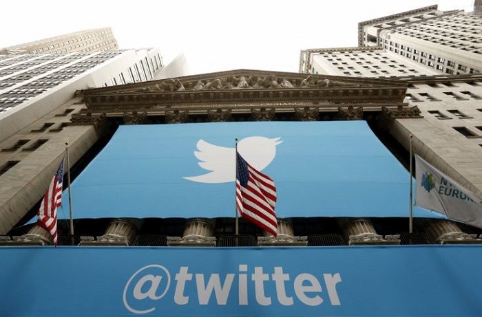 Twitter to lay off 9% staff, kill Vine app for ‘long term growth’