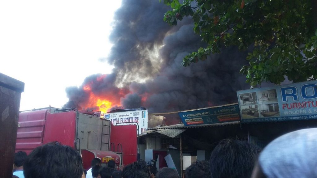 Video: Major fire at furniture market in Oshiwara, multiple cylinder blasts heard 2