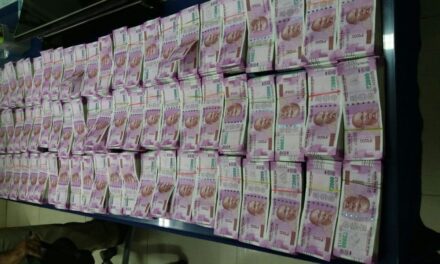 3 traders caught with Rs 1.40 crore in Rs 2000 notes during nakabandi in Andheri