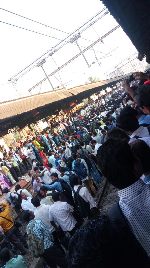 In Pics: Angry protesters block tracks at Titwala, bring CR services to halt 4