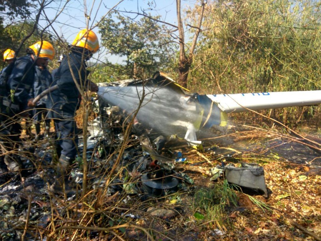 In Pictures: Helicopter carrying 4 crashes in Aarey Colony, Goregaon 2