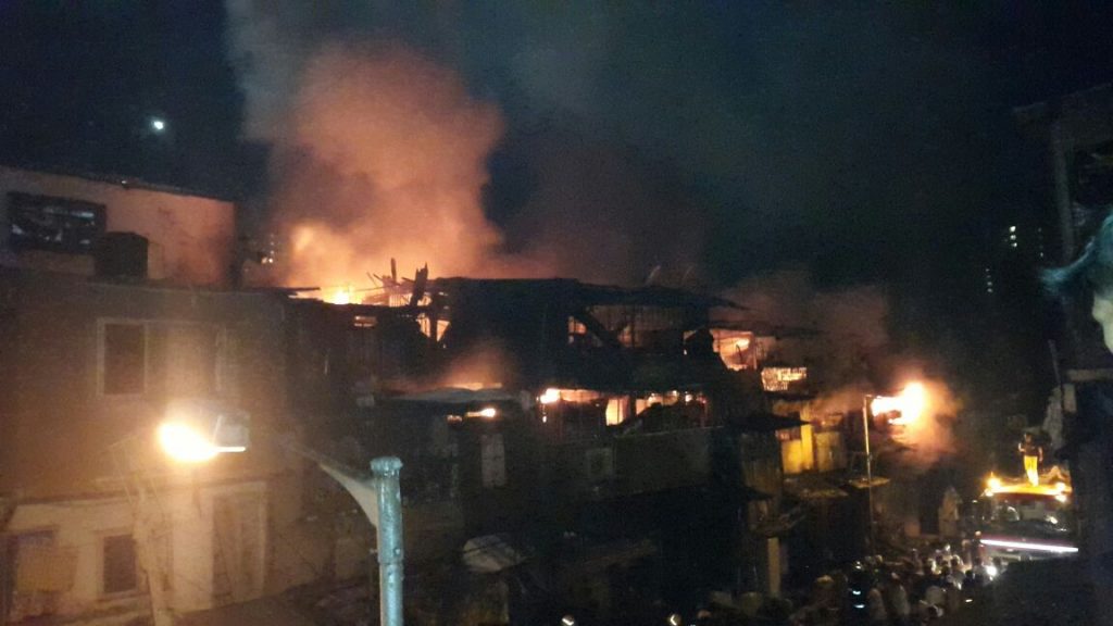 Video: Massive fire breaks out in chawl at Madanpura in Byculla, 14 fire tenders on spot 1