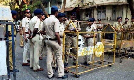 20 locals booked for pelting stones at cops, helping 3 criminals escape from Thane