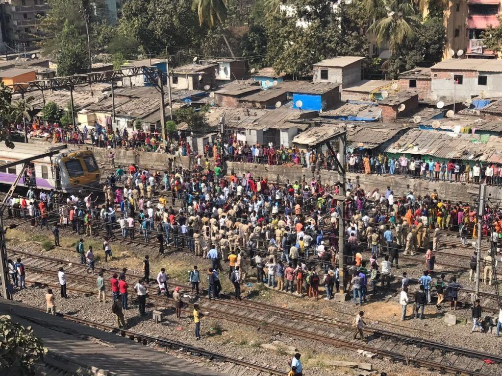 Angry locals stage rail-roko near Dombivali station, bring CR services to a halt