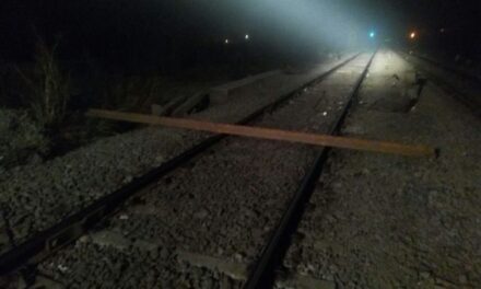Jan Shatabdi drivers spot obstacle on track near Diva station, avert major mishap