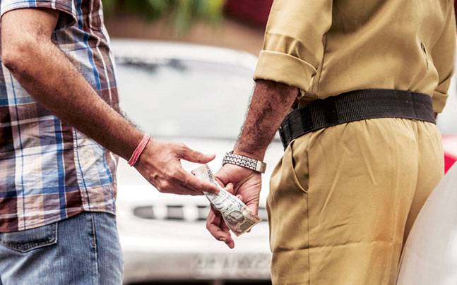 Mumbai cop turns whistleblower, exposes bribe 'rate-card' of traffic police