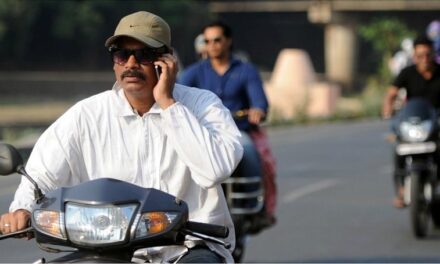 Number of ‘using cellphone while driving’ cases double in last 4 years in Mumbai