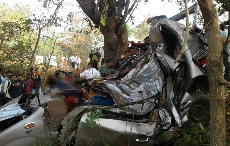 7 youths from Mumbai die in accident near Ratnagiri on Mumbai-Goa highway, one injured