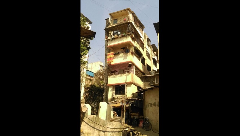 TMC officials avert tragedy by shifting 9 families out of building that developed cracks 1