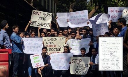 Day 4: Fresh attacks on doctors at Sion & Bhabha hospital, strike continues as talks fail
