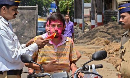 Holi 2017: Mumbai sees fewer traffic violations, more pollution