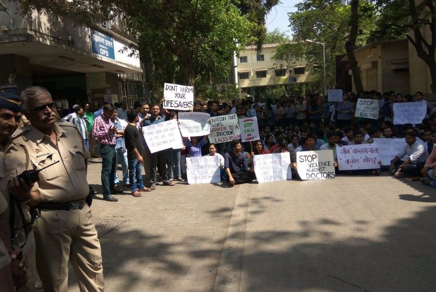 Majority doctors across Mumbai on leave today to protest against attack on Sion Hospital physician