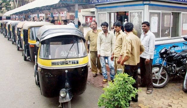 Rickshaw drivers don't need to know Marathi to get auto permits: Bombay HC