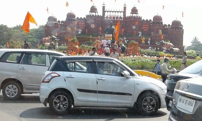 WEH Woes: Motorists face massive delays as Shivaji Jayanti celebrations, vehicle breakdowns affect traffic flow