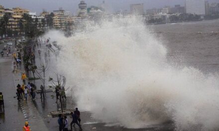 High tide turns fatal, washes away 17-year-old girl at Marine Drive