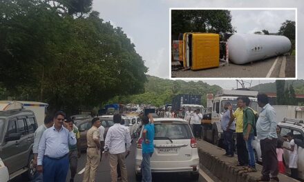 In Pics: Tanker overturns on Ghodbunder Road, vehicular movement halted due to gas leak