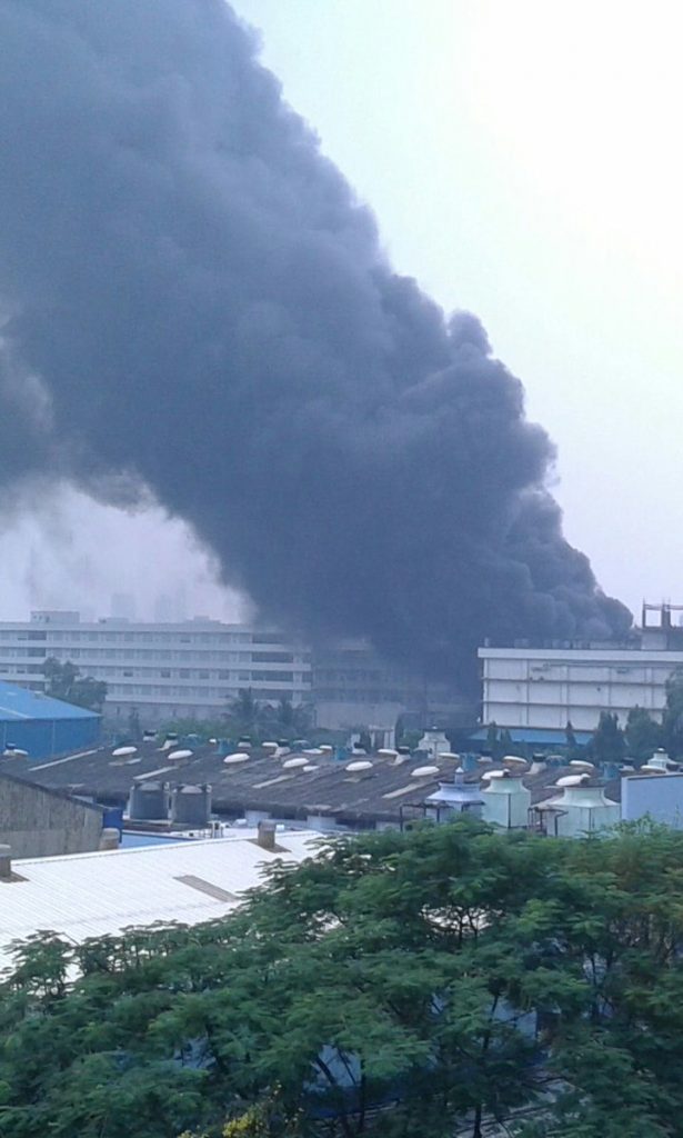 Video: Major fire breaks out at chemical factory at MIDC Turbhe in Navi Mumbai 1