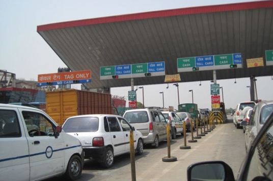All national highway toll plazas to have ‘cashless’ facility from December