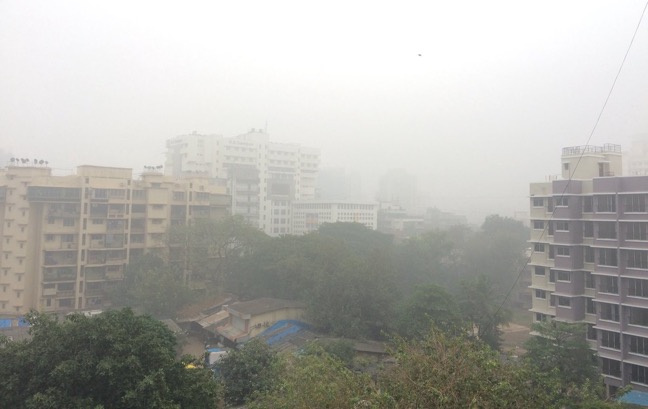 In Pictures: Thick fog cover engulfs parts of Mumbai, air quality worsens 4
