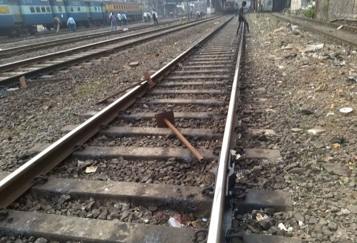 Motorman spots rods on track near Masjid station, averts mishap by halting train