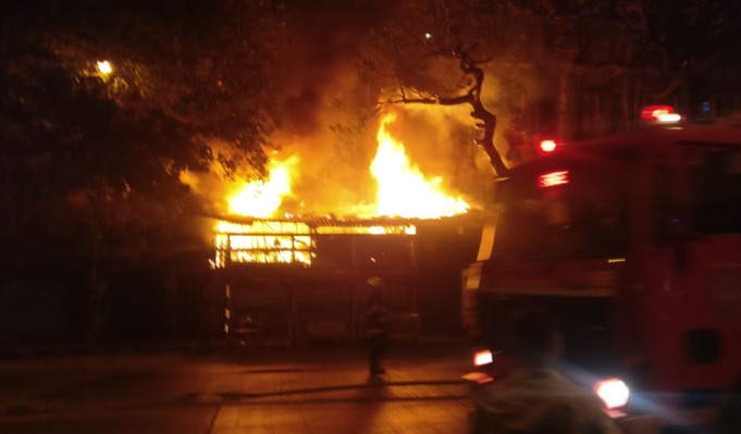 Visuals of fire at metal workshop in Dockyard Road 1