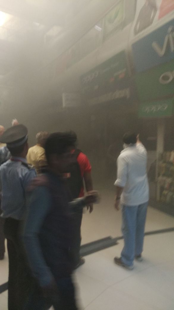 Visuals of fire at Prime Mall, Vile Parle 1