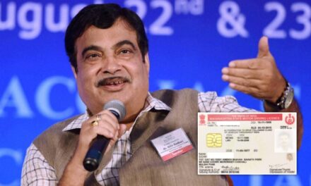 30% driving licenses issued by RTO fake: Nitin Gadkari