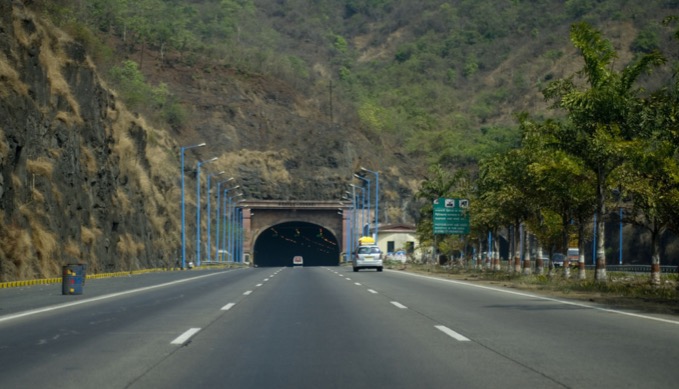 Brace for queues on Mumbai-Pune expressway for 5 weeks as MSRDC begins maintenance work