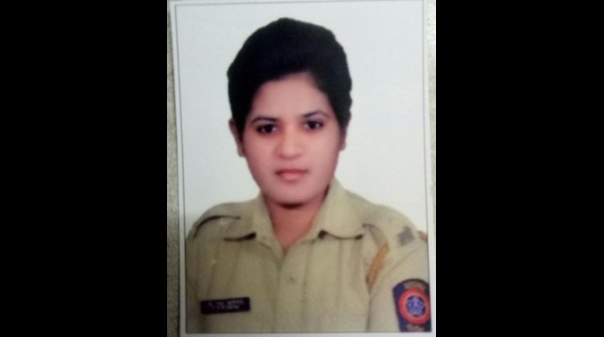 Female cop hit by express train between Sion and Kurla stations, dies