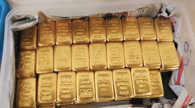 Two Kenyan nationals arrested for trying to smuggle 22 kg gold worth 6.37 crore