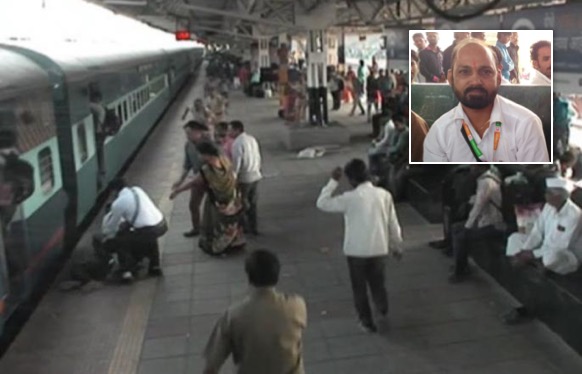 Video: TC saves passenger at Kalyan station