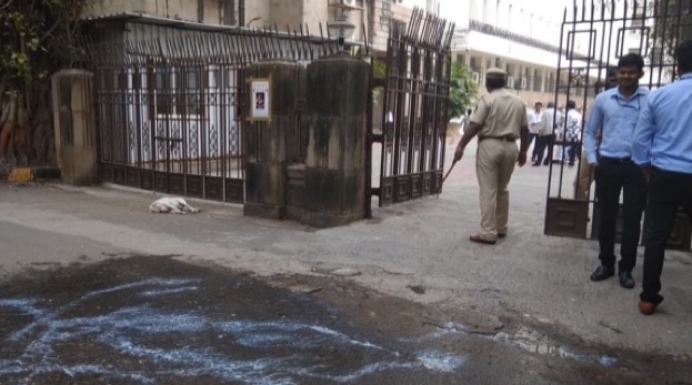 56-year-old labourer tries to light self on fire outside Mantralaya gate, detained